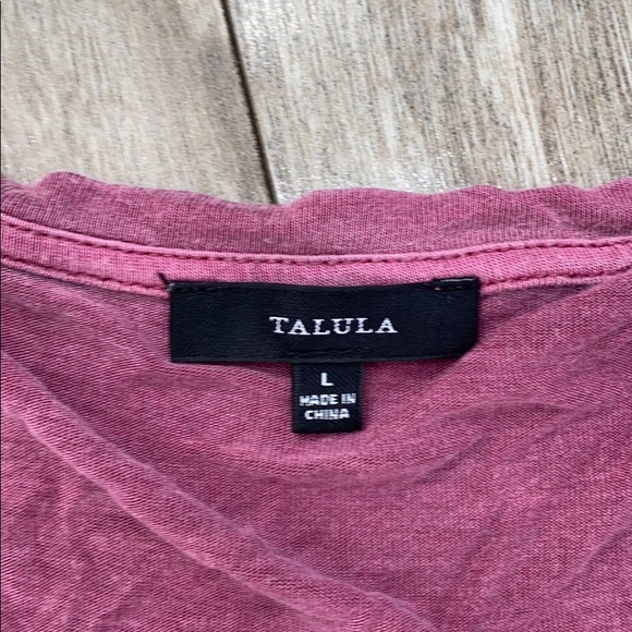 Aritzia flowy top - Picture 2 of 7